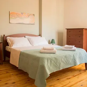 Julie's Sunshine Apartment